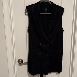 GAP Black Sleeveless Vest